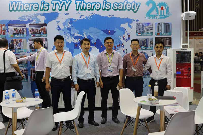 Công ty HTH làm việc với nhà sản xuất YunYang tại triển lãm quốc tế năm 2019